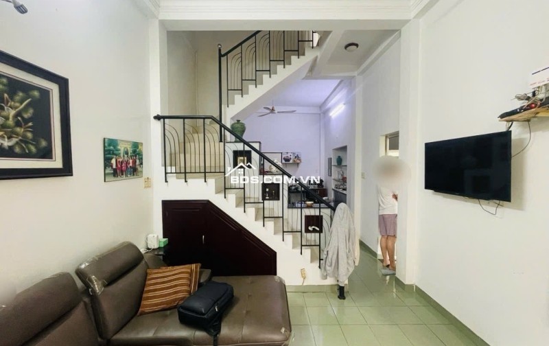 Bán nhà HXH thông 100m ra MT Cách Mạng Tháng Tám, P.5 Tân Bình 50m2, 3Tầng 4PN. Chỉ 9.5 Tỷ còn TL với chính chủ.